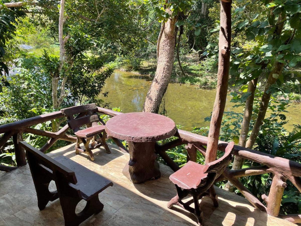 艺术河景山林小屋度假酒店 Khao Sok National Park 外观 照片