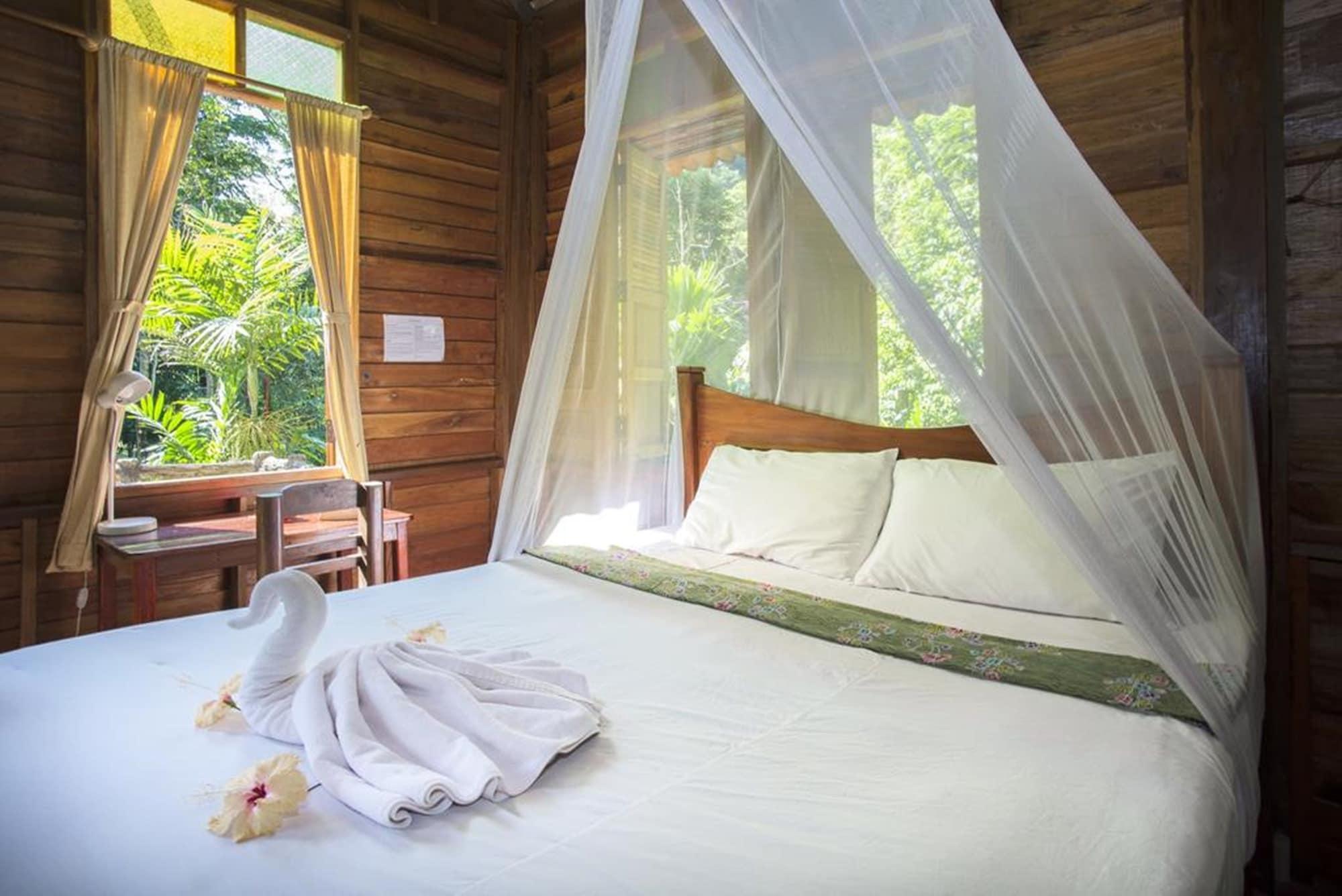 艺术河景山林小屋度假酒店 Khao Sok National Park 外观 照片