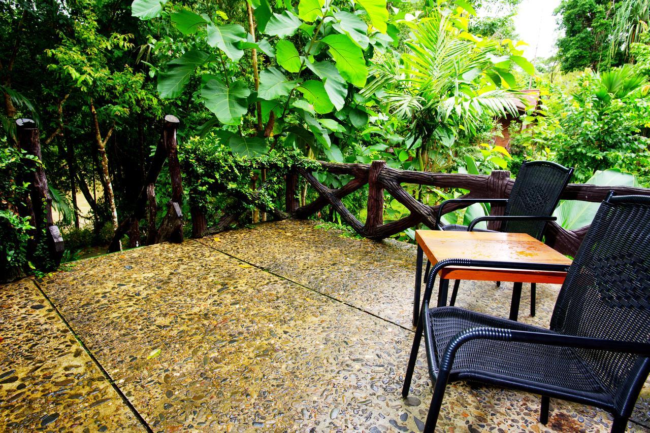艺术河景山林小屋度假酒店 Khao Sok National Park 外观 照片