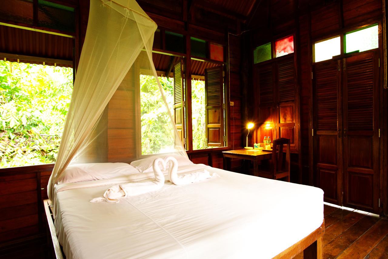 艺术河景山林小屋度假酒店 Khao Sok National Park 外观 照片