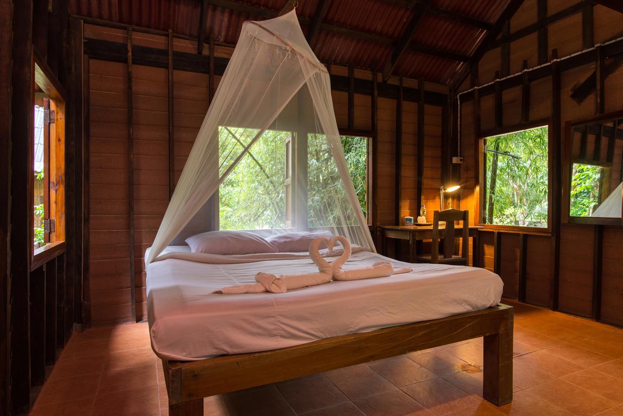 艺术河景山林小屋度假酒店 Khao Sok National Park 外观 照片