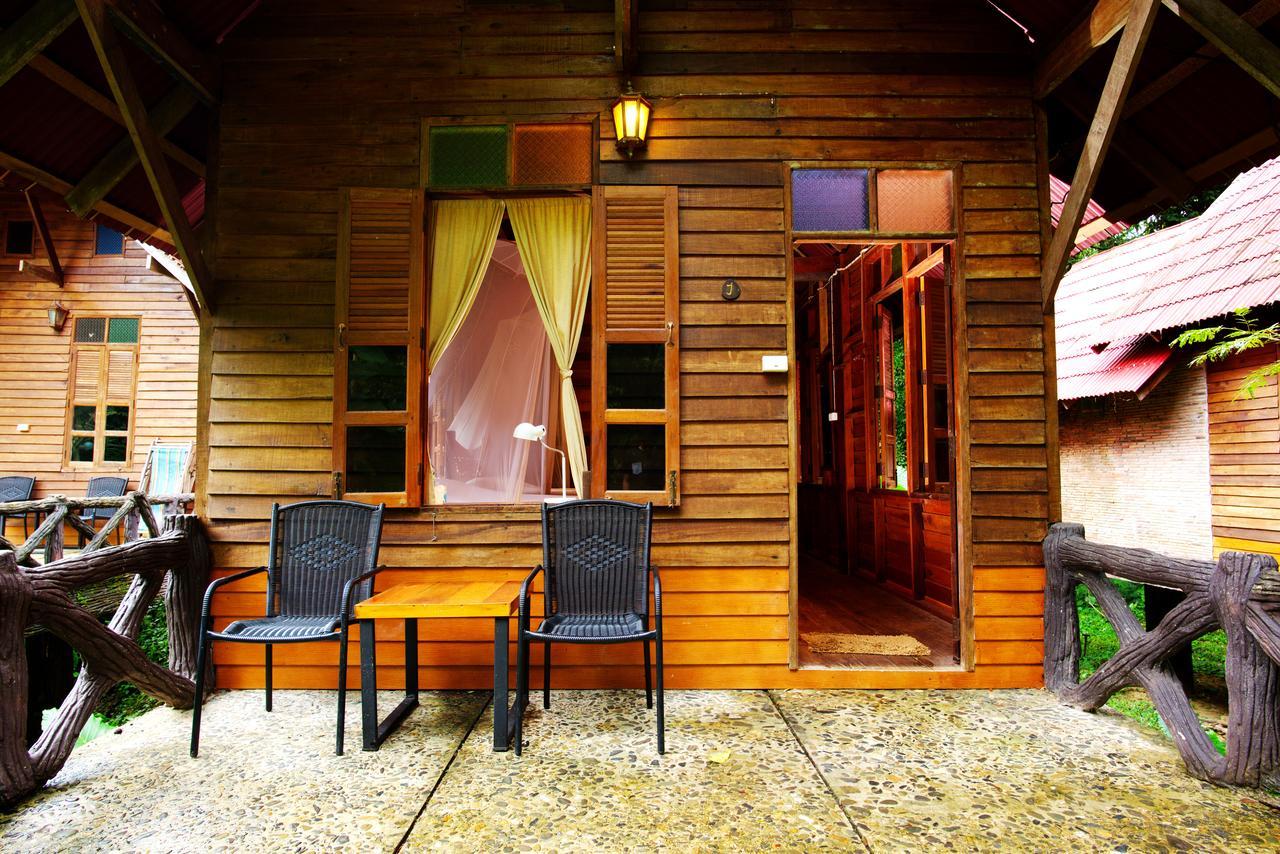 艺术河景山林小屋度假酒店 Khao Sok National Park 外观 照片