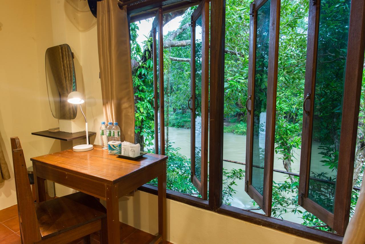 艺术河景山林小屋度假酒店 Khao Sok National Park 外观 照片